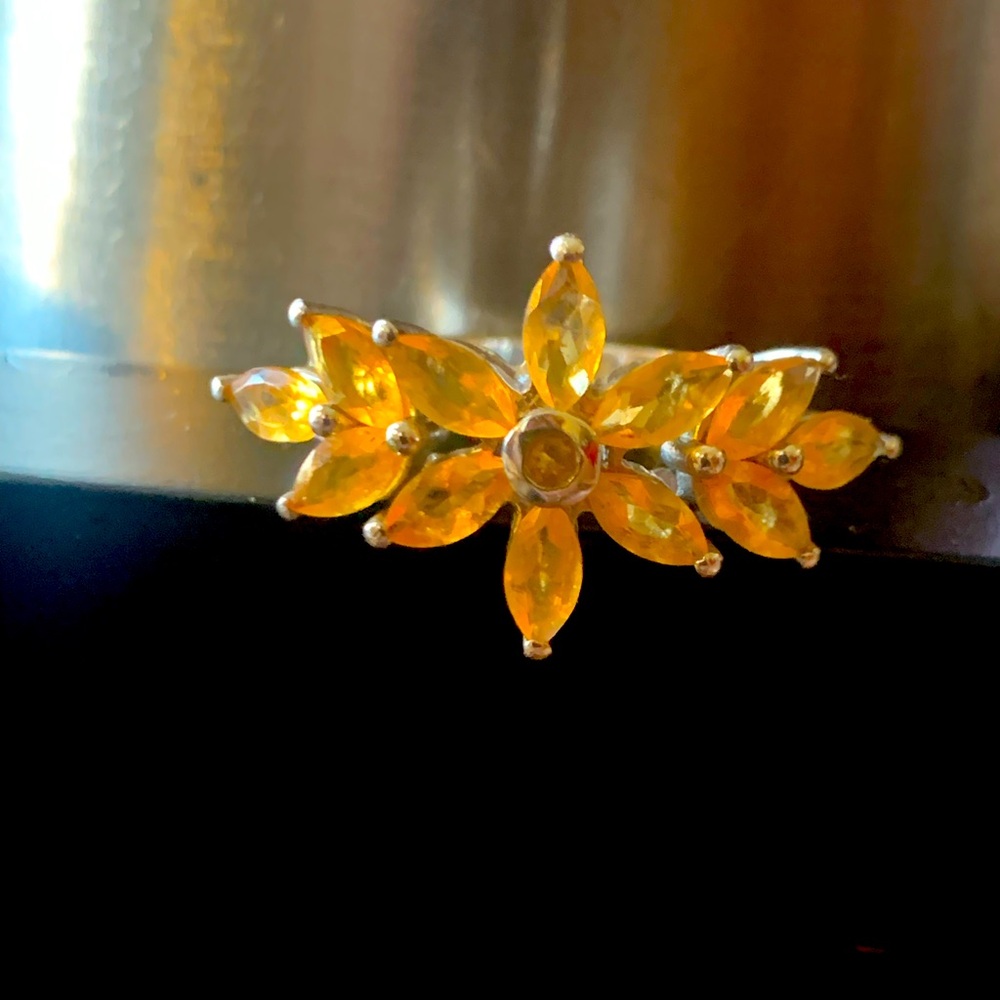 Stunning NWOT citrine floral ring size 7 925
